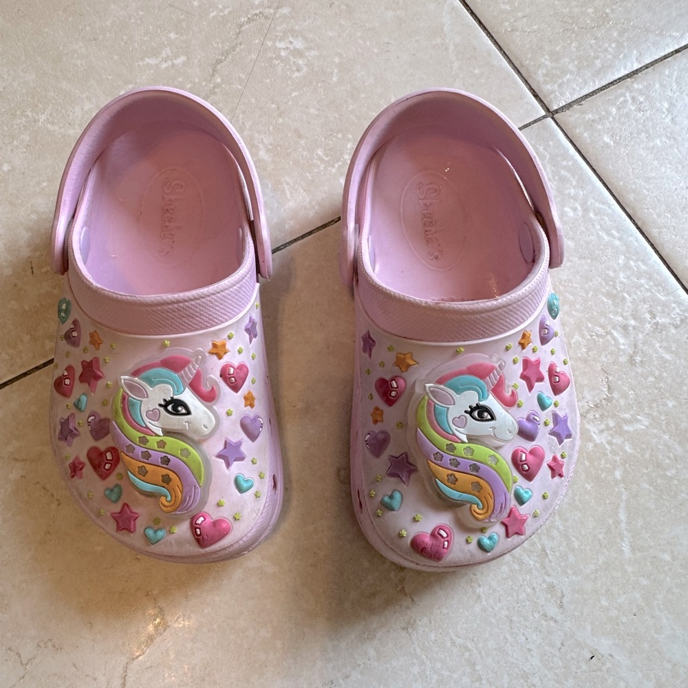 Toddler girl Skechers crocs size 7